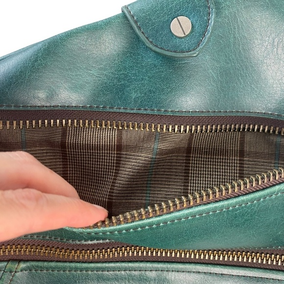 MATT & NAT Oversized Messenger Crossbody Shoulder bag Vegan Leather in Green - Picture 4 of 7